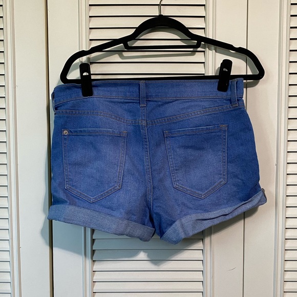 Old Navy Boyfriend Shorts -Size 8 - Picture 2 of 5